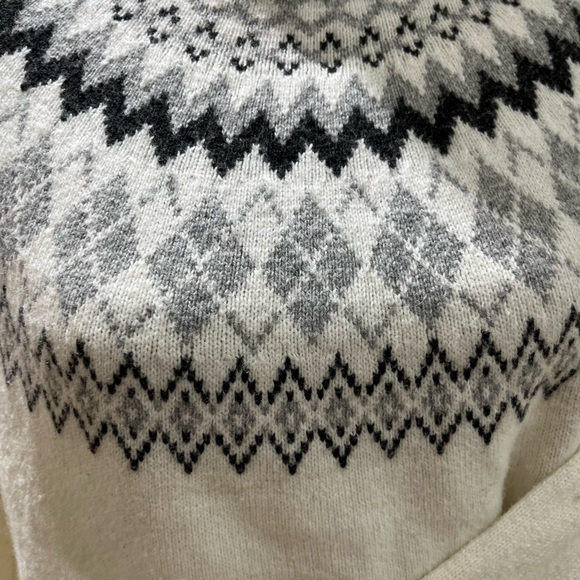 Women's Fair Isle   in Winter White & Gray by Tommy Jeans , Size Large (BIN2) - Picture 4 of 7